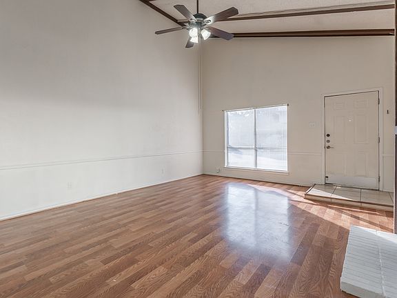 5th image of 714 Sceptre Cir