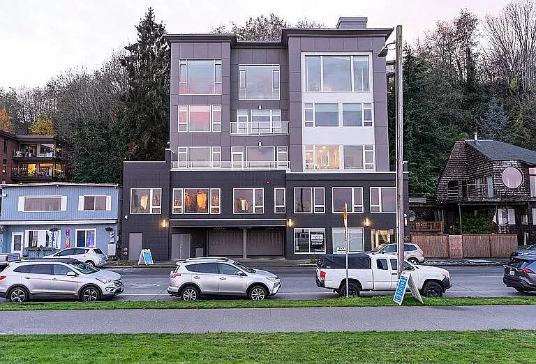 1709 Harbor Ave SW #402 — Photo 22