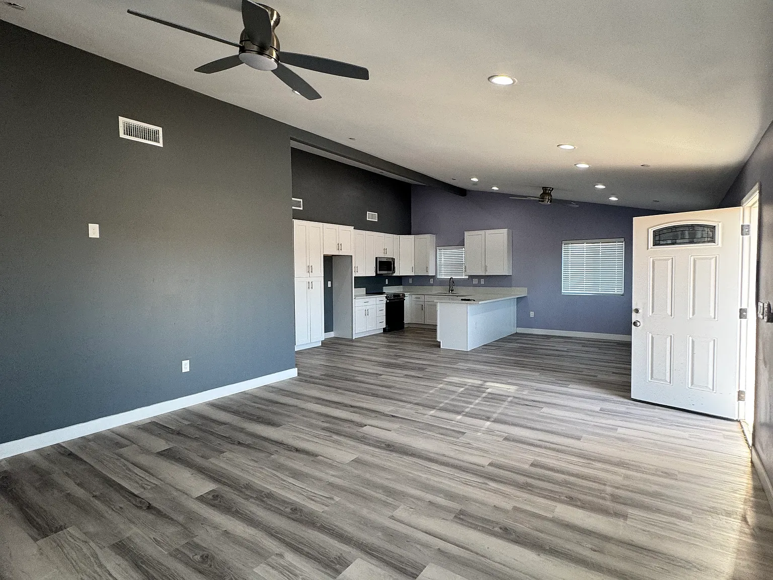 7333 Jimson Ave — Photo 2