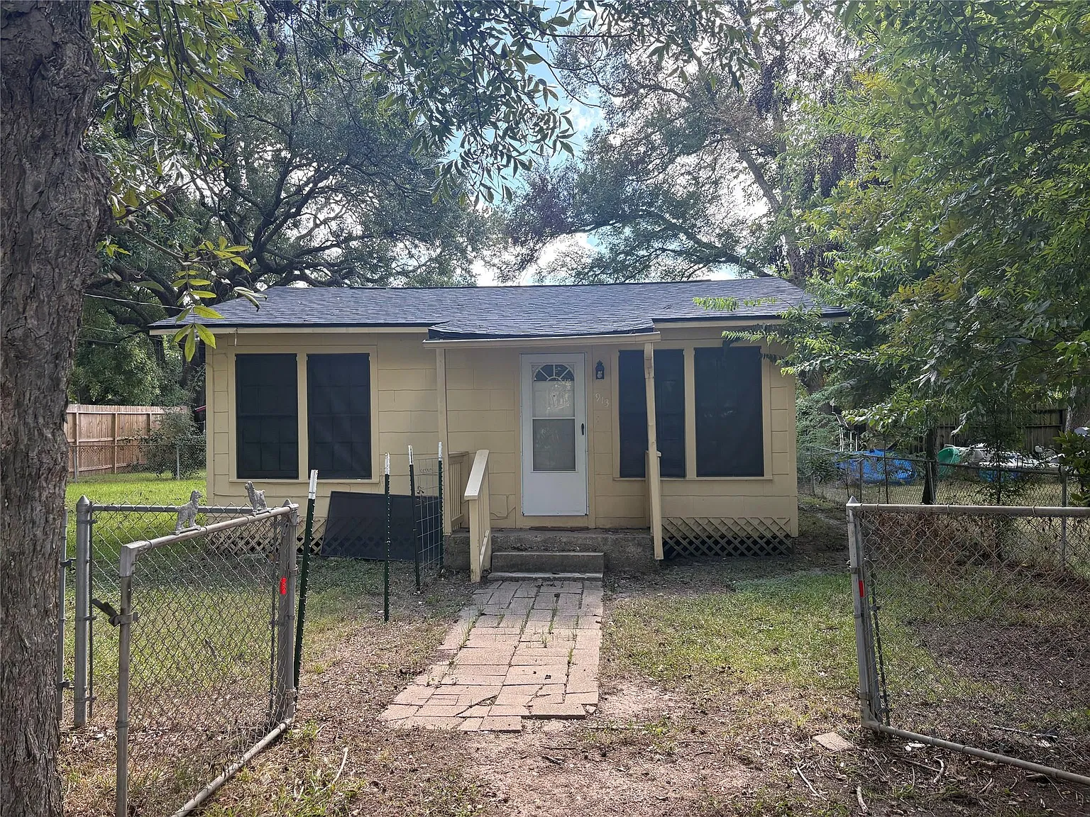 1 bed, 1.0 bath, 576 sqft, $850 — Photo 1