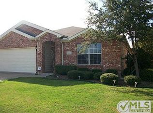 8633 Gatlinburg Dr, Fort Worth, TX 76123