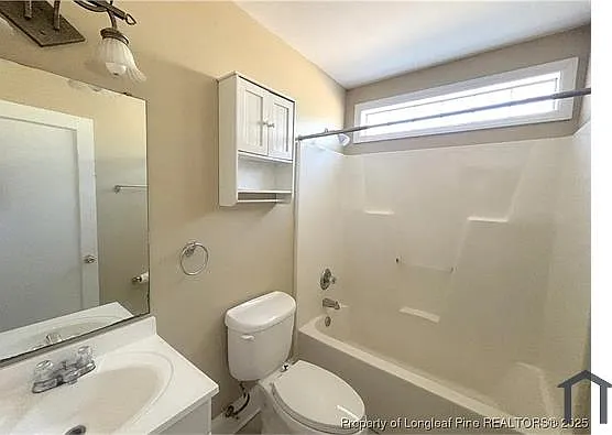 2 bed, 1001 sqft, $1,075 — Photo 3