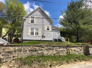 8 Bucknum St, Mexico, ME 04257