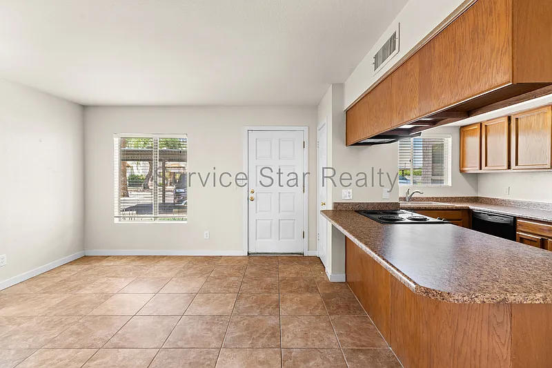 2 bed, 1.5 bath, 1188 sqft, $1,395 — Photo 3