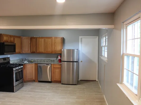 312 College Dr, Edison, NJ 08817