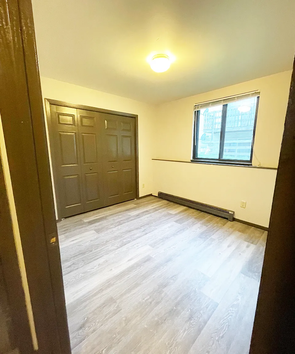 271 Shannon Court, Unit 4 — Photo 4