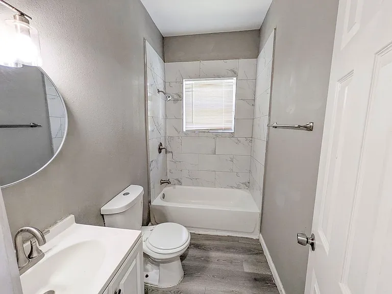 1478 Johns St — Photo 6