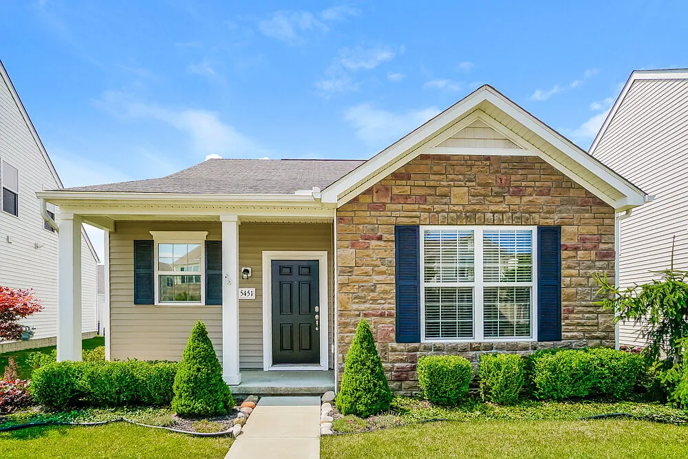 3 bed, 2.5 bath, 1400 sqft, $3,570 — Photo 1