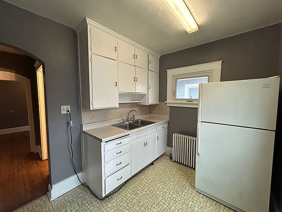 2nd image of 713-715 42nd St #4