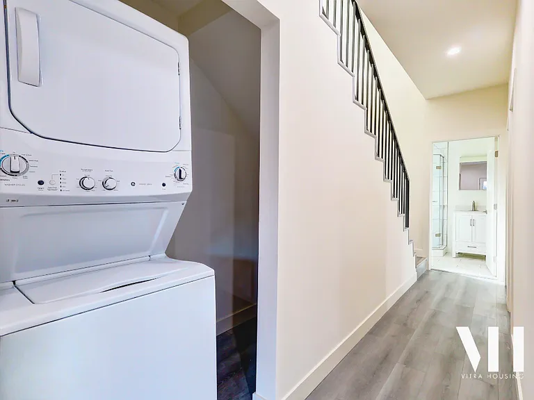 1032.75 | Five Bedroom, Four Bath| Detached Home