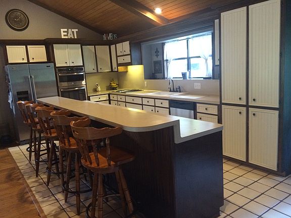 2nd image of 104 Canteen