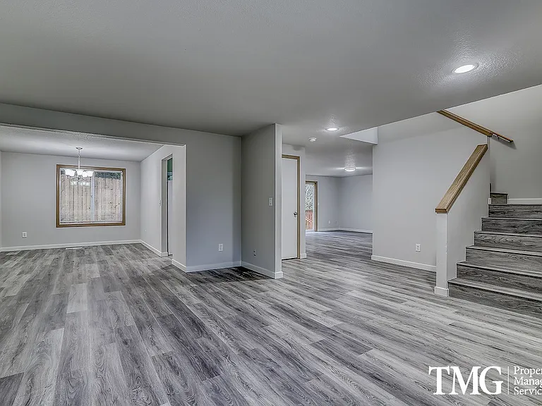 3708 NE 98th St — Photo 5