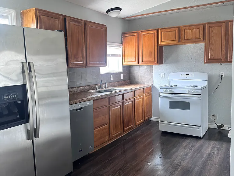 4327 Hughes Dr — Photo 6