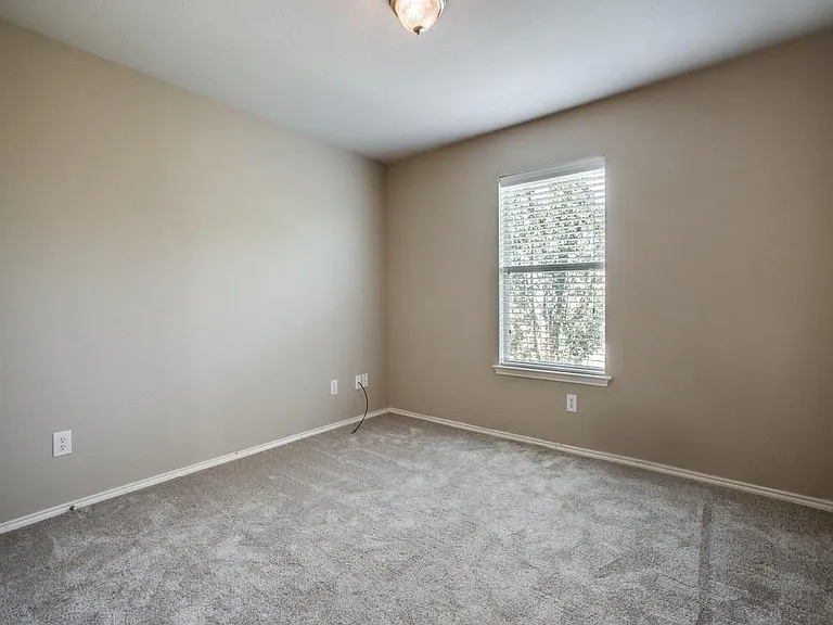 4531 Woodsboro Ln — Photo 6