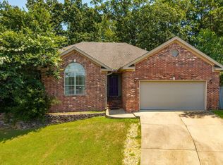94 Emerald Dr, Maumelle, AR 72113