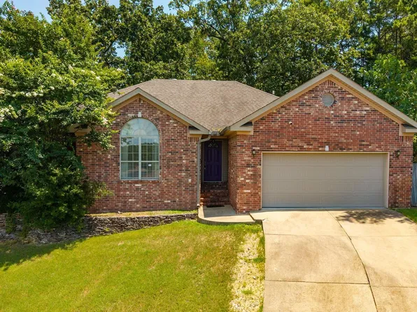 94 Emerald Dr, Maumelle, AR 72113