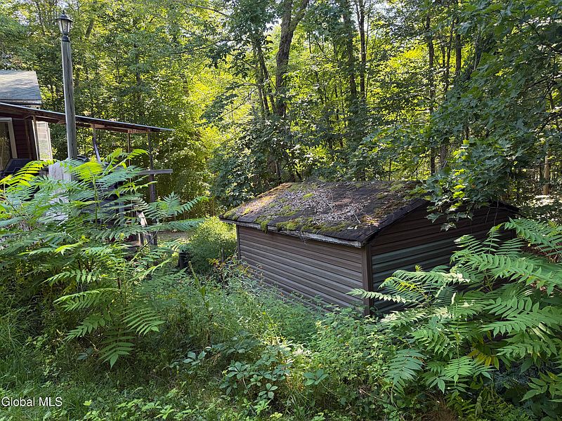 4th image of 239 Fraternaland Road