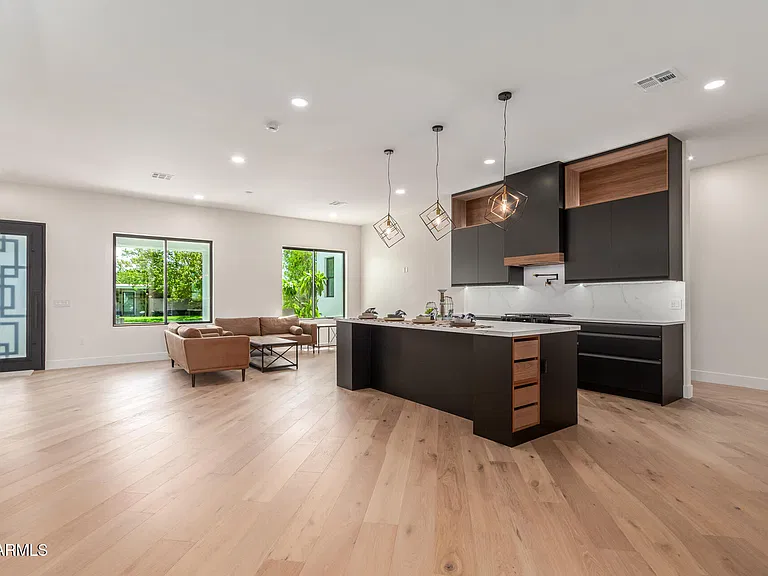3014 E Avalon Dr — Photo 8