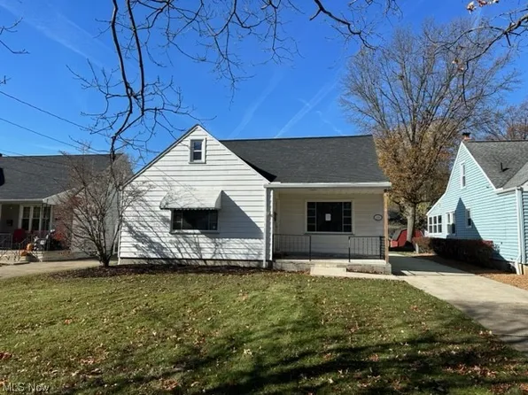 216 Westview Ave, Hubbard, OH 44425