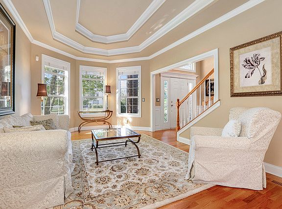 3rd image of 5704 Rosinweed Ln