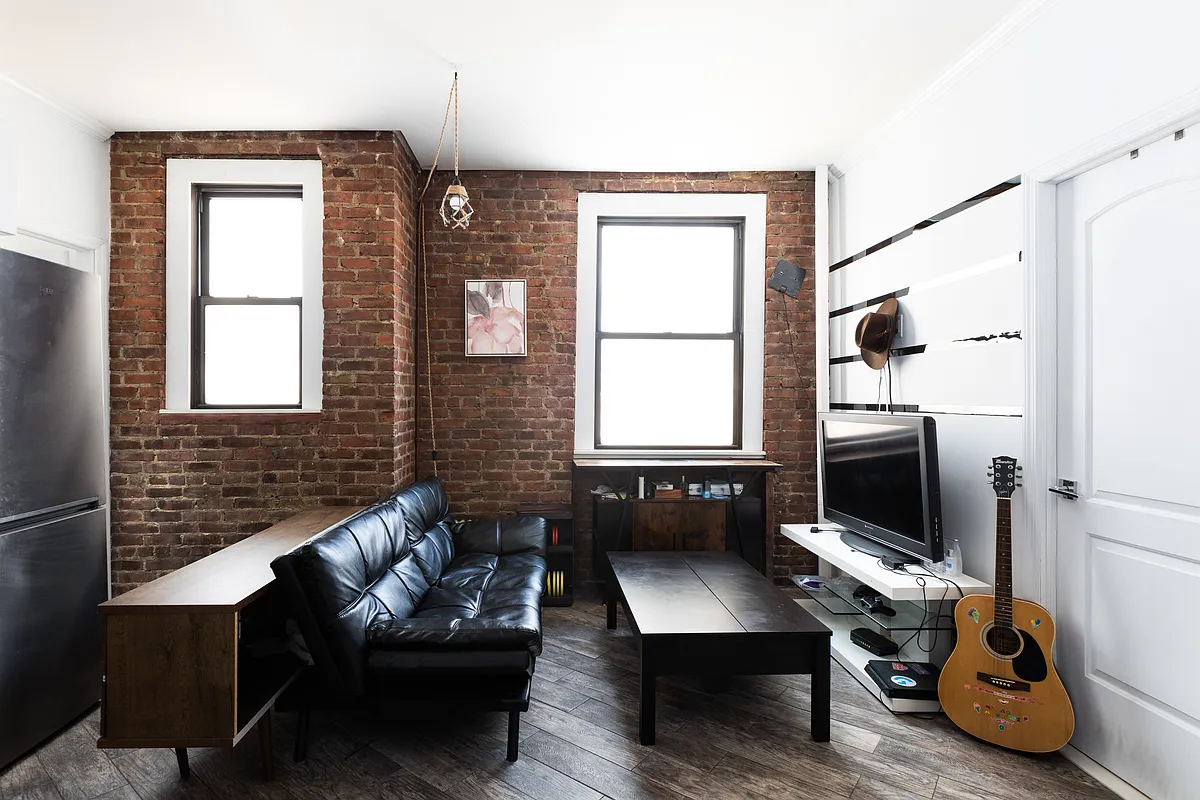 2116 35th St Unit 1F  