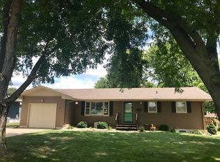 2020 Burleigh St, Yankton, SD 57078