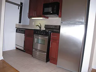 Rented by Metropolis Real Estate of Manhattan