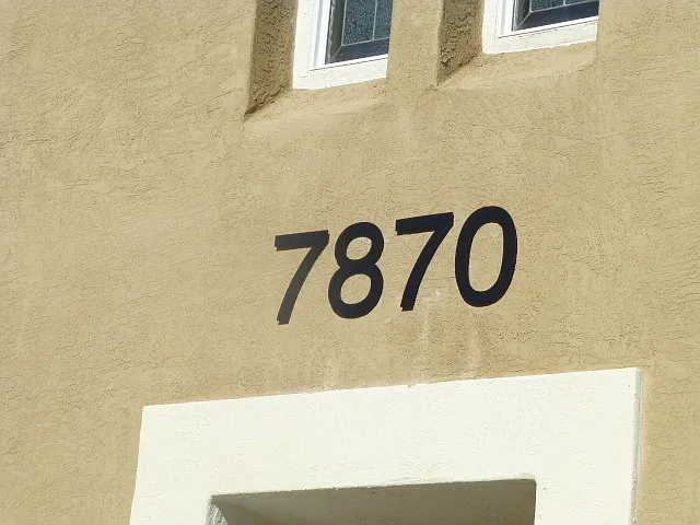 Beautiful 2 bed 2.5 bath unit in sought after community of Cortina in Torrey Highlands — Photo 3