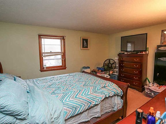 5th image of 10 Norman Dr