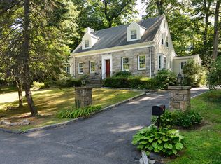 15 Glendale Rd, Harrison, NY 10528