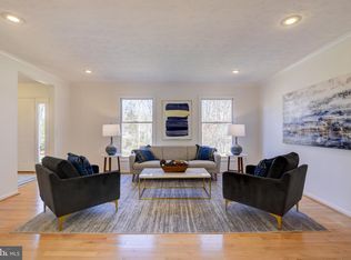 12015 Rosiers Branch Dr, Herndon, VA 20170