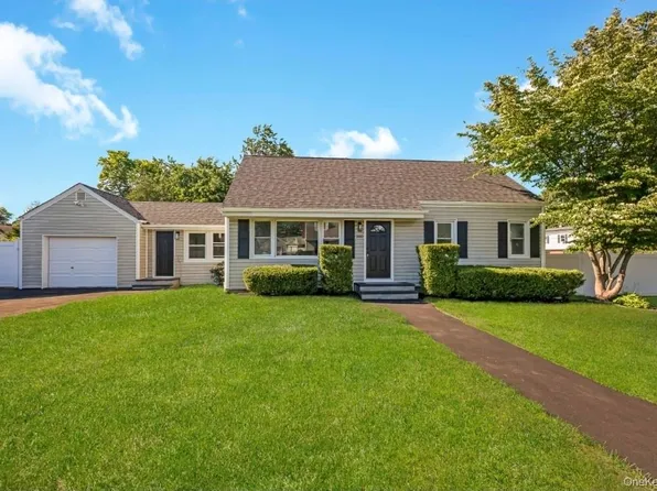 200 4th Avenue, East Northport, NY 11731