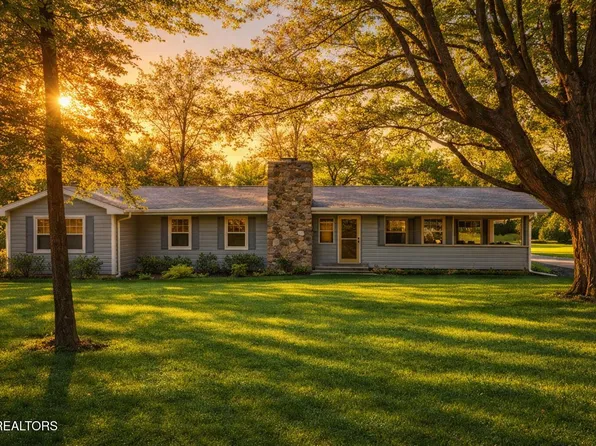 4527 E Scenic Dr, Gatlinburg, TN 37738