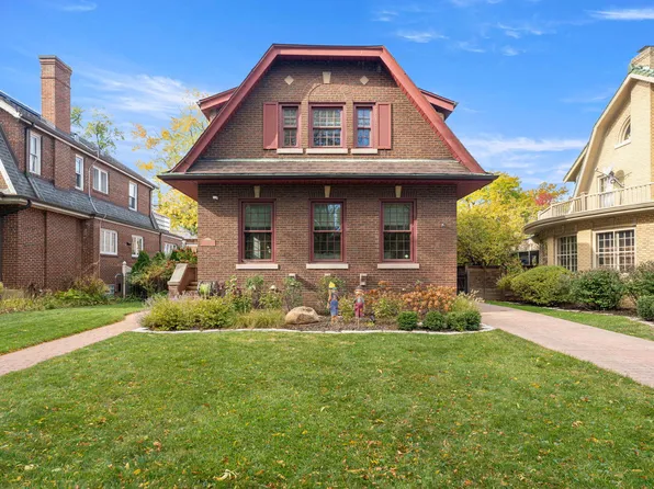 10022 S Seeley Ave, Chicago, IL 60643