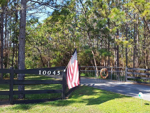 2nd image of 10045 Fox Meadow Trl