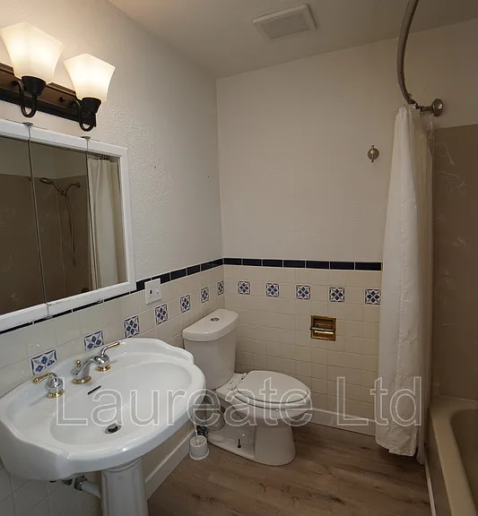 1110 Dexter St — Photo 11