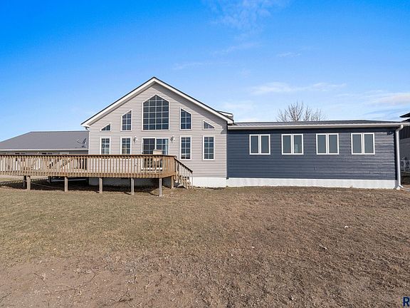 3rd image of 2041 Twin Lakes Rd