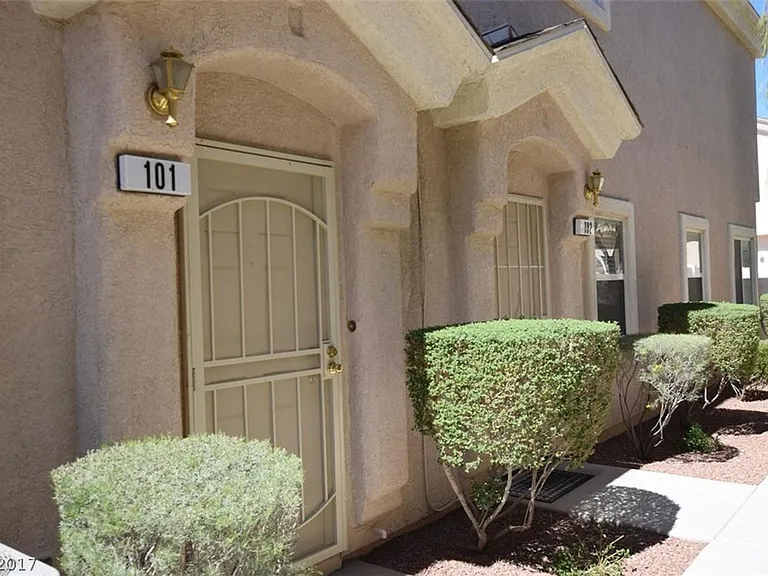 6532 Charlie Chaplin Ave #101 — Photo 4