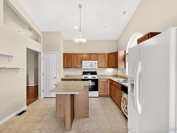 5th image of 2514 Newpoint Dr