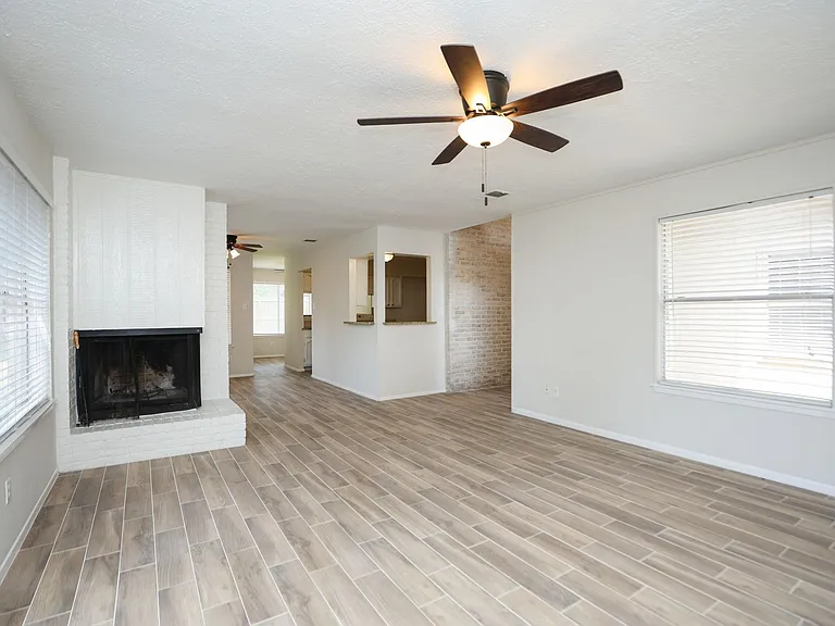 22318 Fincastle Dr — Photo 10