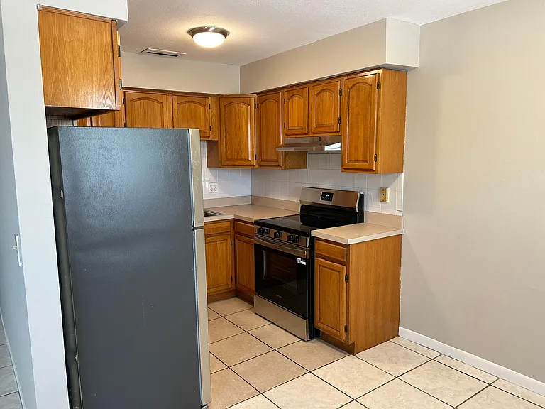 2502 Bay Blvd #6 — Photo 10