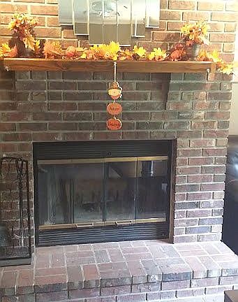 Living Room/Fireplace

