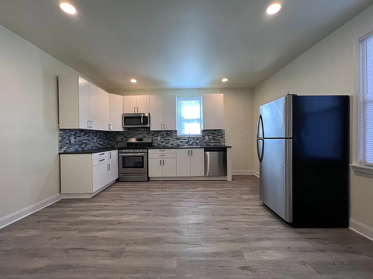 2918 Devlin St — Photo 11