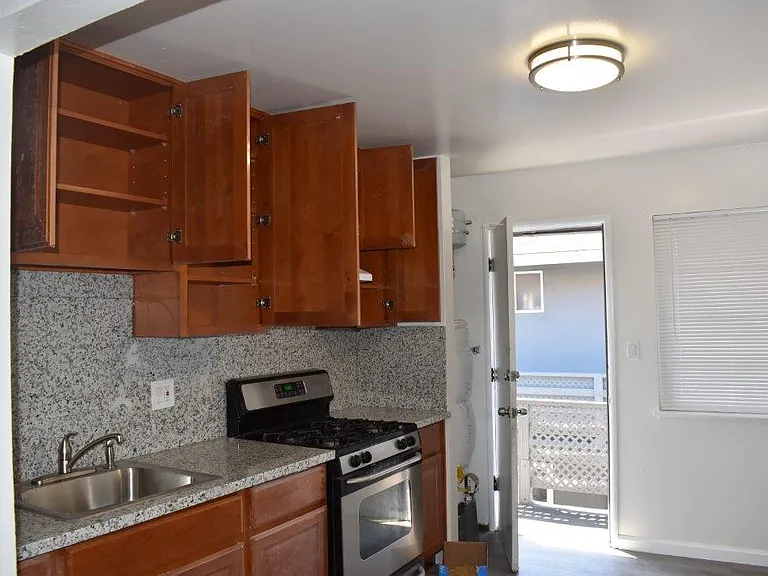 27942 Manon Ave #C — Photo 2