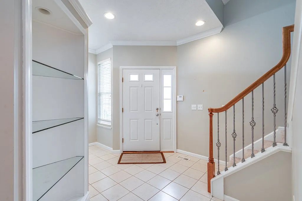 3 bed, 2.5 bath, 1709 sqft, $2,800 — Photo 4
