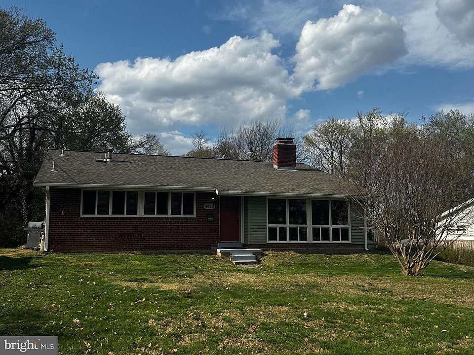 1st image of 4526 Roundhill Rd