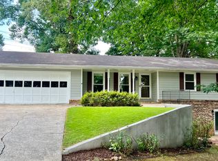 1199 Timberland Dr SW, Lilburn, GA