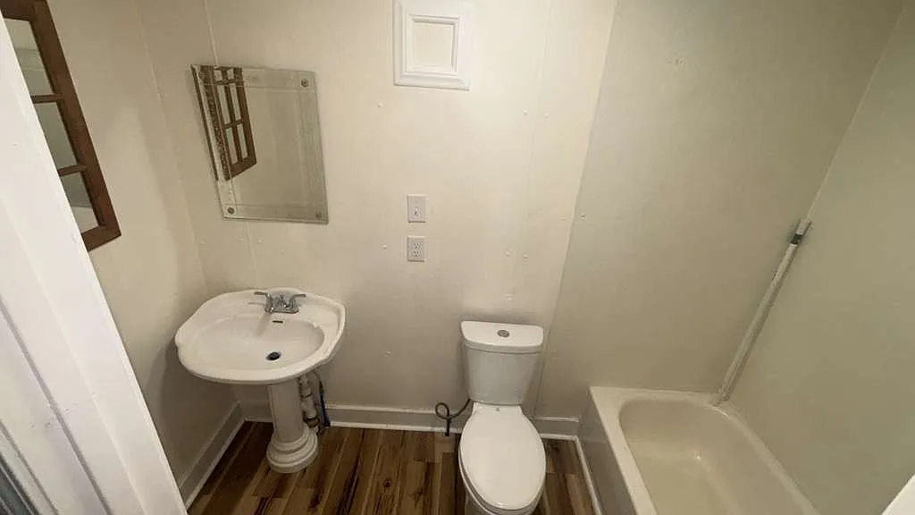 5 bed, 3086 sqft, $2,500 — Photo 4