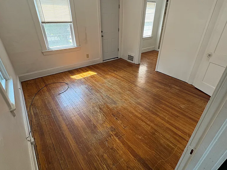 1327 W 83rd St #UP — Photo 8