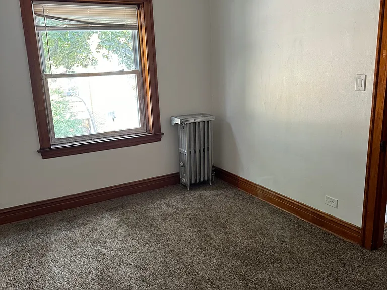 2540 N Lockwood Ave #2 — Photo 5